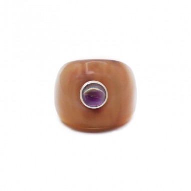 Bague en corne claire - pierre 6 mm...