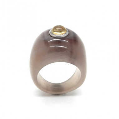 Bague en corne claire - pierre 6 mm...