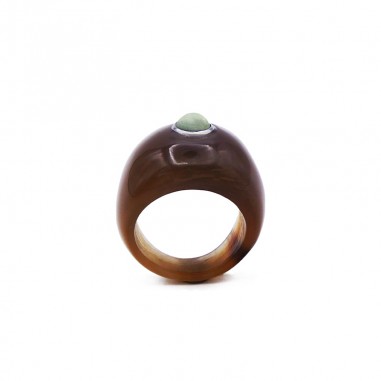 Bague en corne foncée - pierre 6 mm...