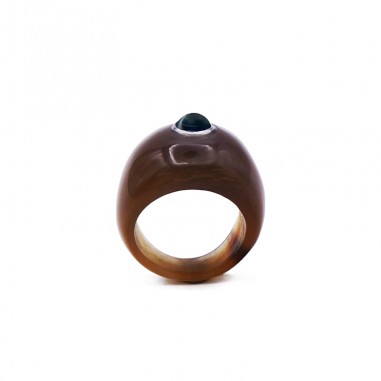 Bague en corne foncée - pierre 6 mm...