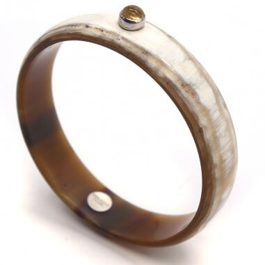 Bangle in clear horn 15mm set in...