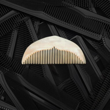 Moustache Hippie - Peigne en corne