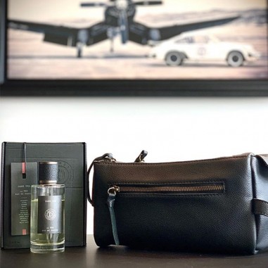 Toilet bag for men in leather
