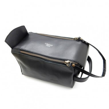 Toilet bag for men in leather