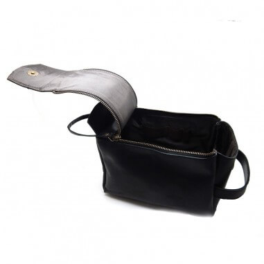 Toilet bag for men in leather