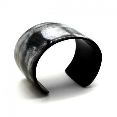 Classic wide horn cuff