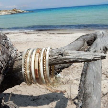 Photo mood du semainier en corne à la plage.