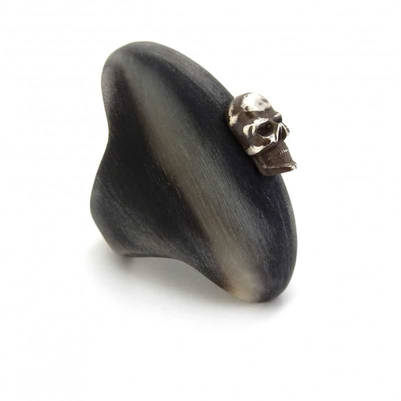 Bague en corne tête de mort-L