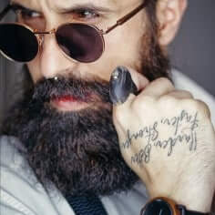 Horn skull ring - L 2