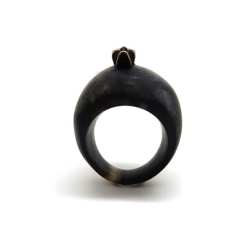 Horn skull ring - S