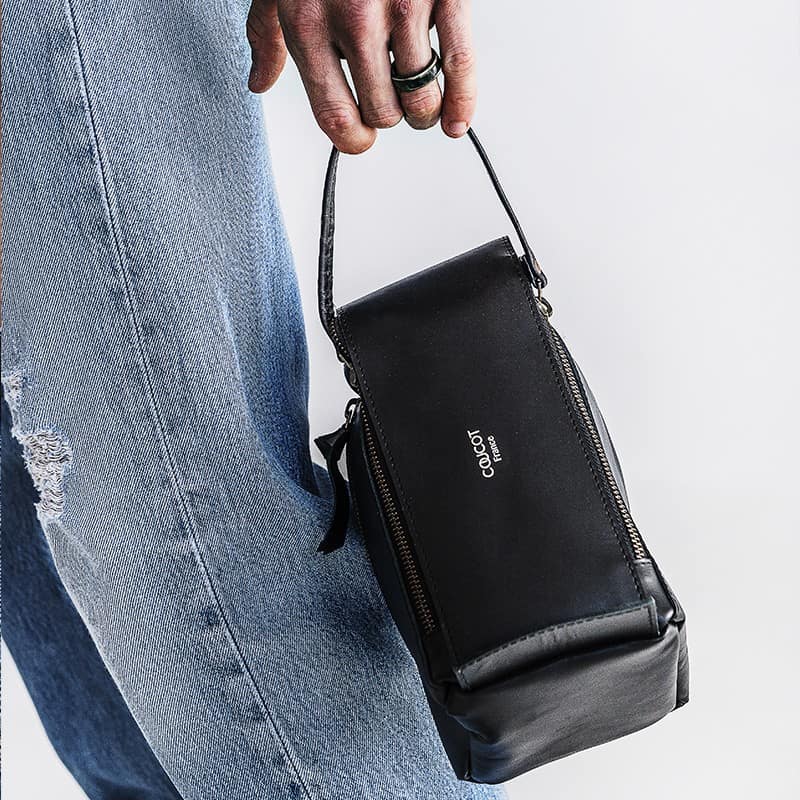 Toilet bag for men in leather