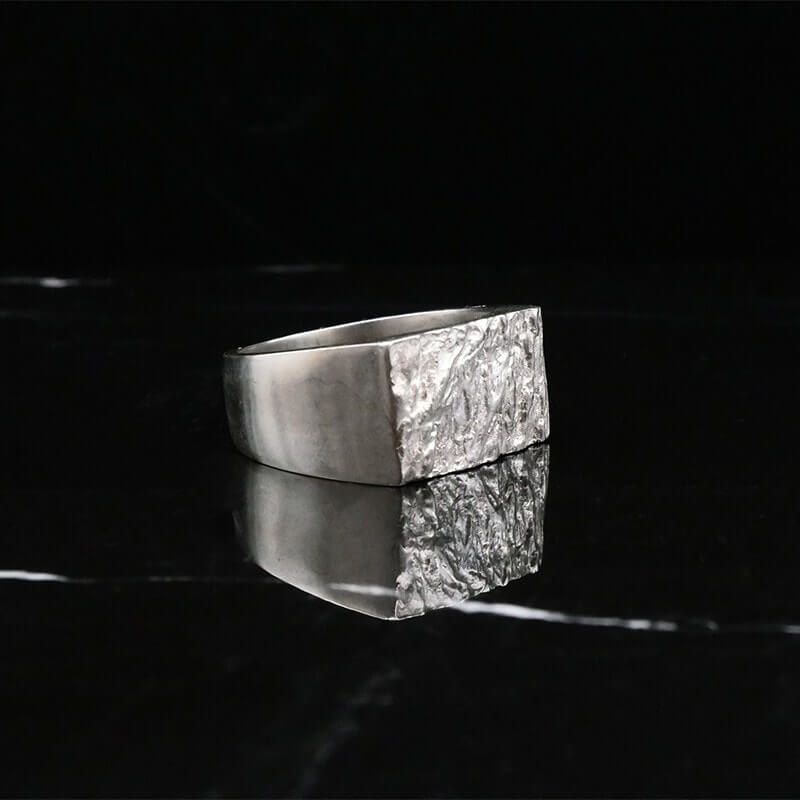 Hyper-IO-R silver signet ring