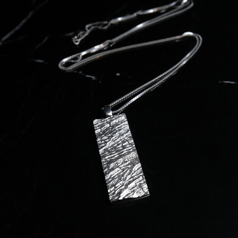 Hyper-IO-L silver necklace for men