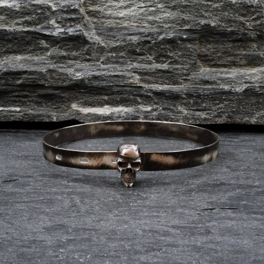 Adjustable silver bangle skull...